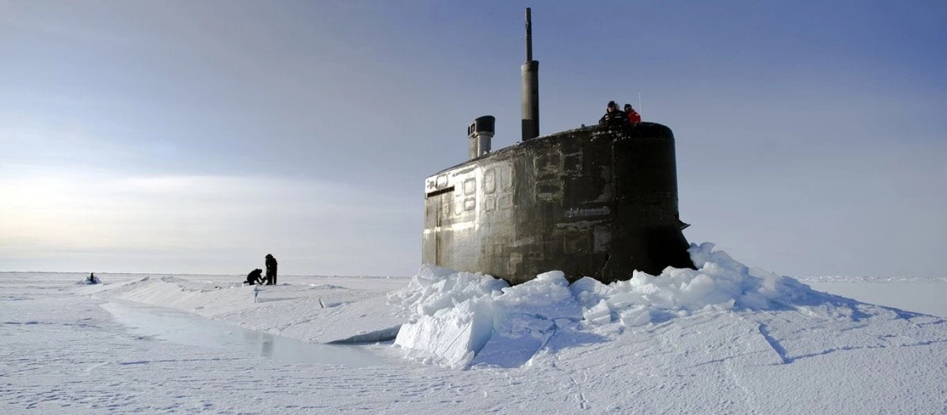 Το υποβρύχιο USS Hartford αναδύεται μέσα από τους πάγους της Αρκτικής – Ανατριχιαστικές εικόνες (Βίντεο)